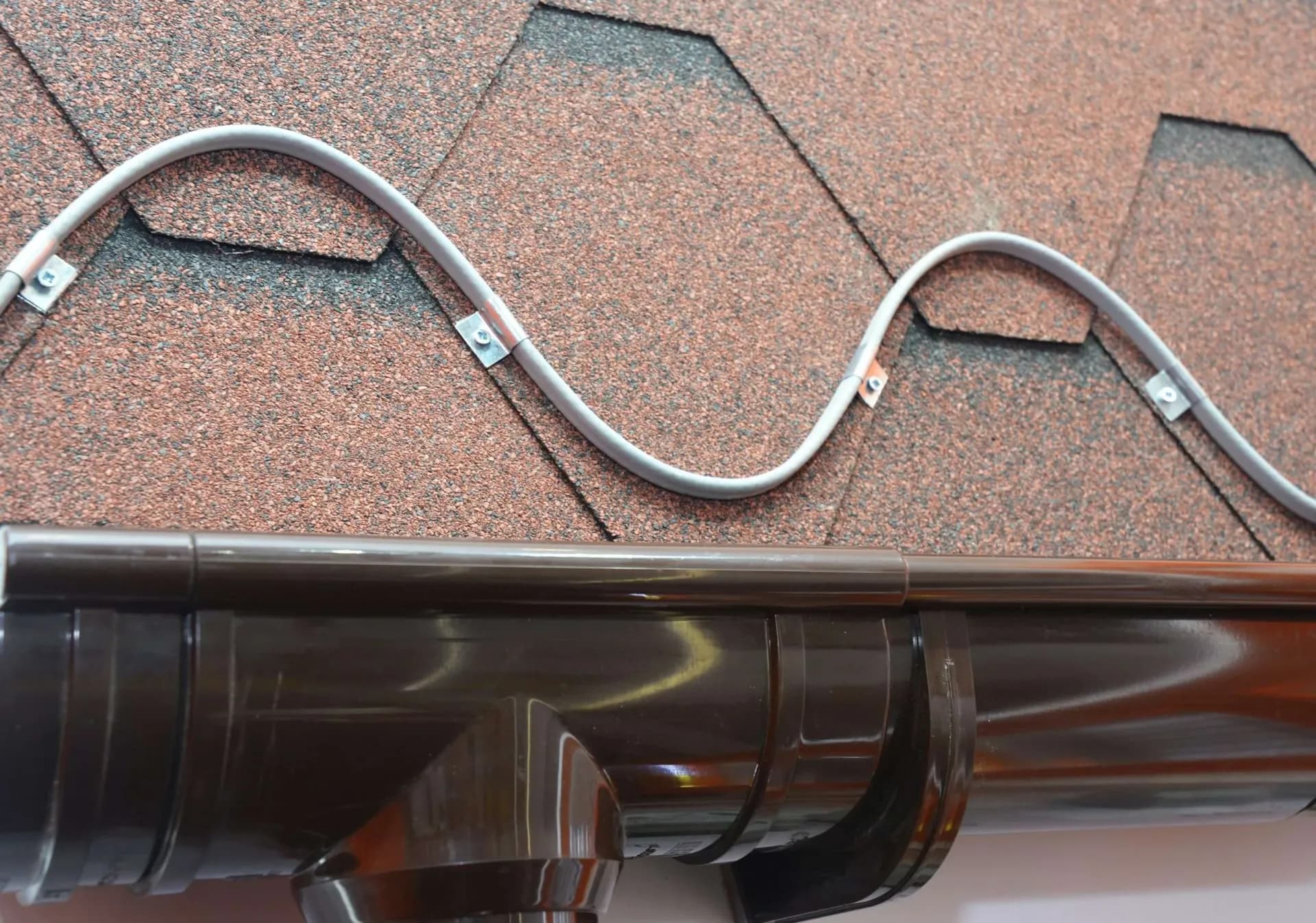 Prevent Winter Roof Damage With A Heat Cable System
