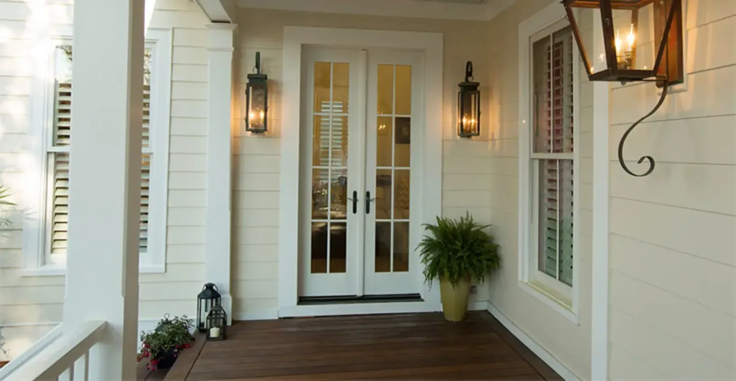 front porch closeup of smooth james hardie fiber cement lap siding