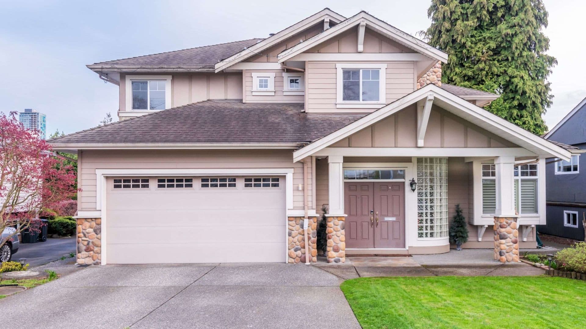 house with beige siding pleasant grove