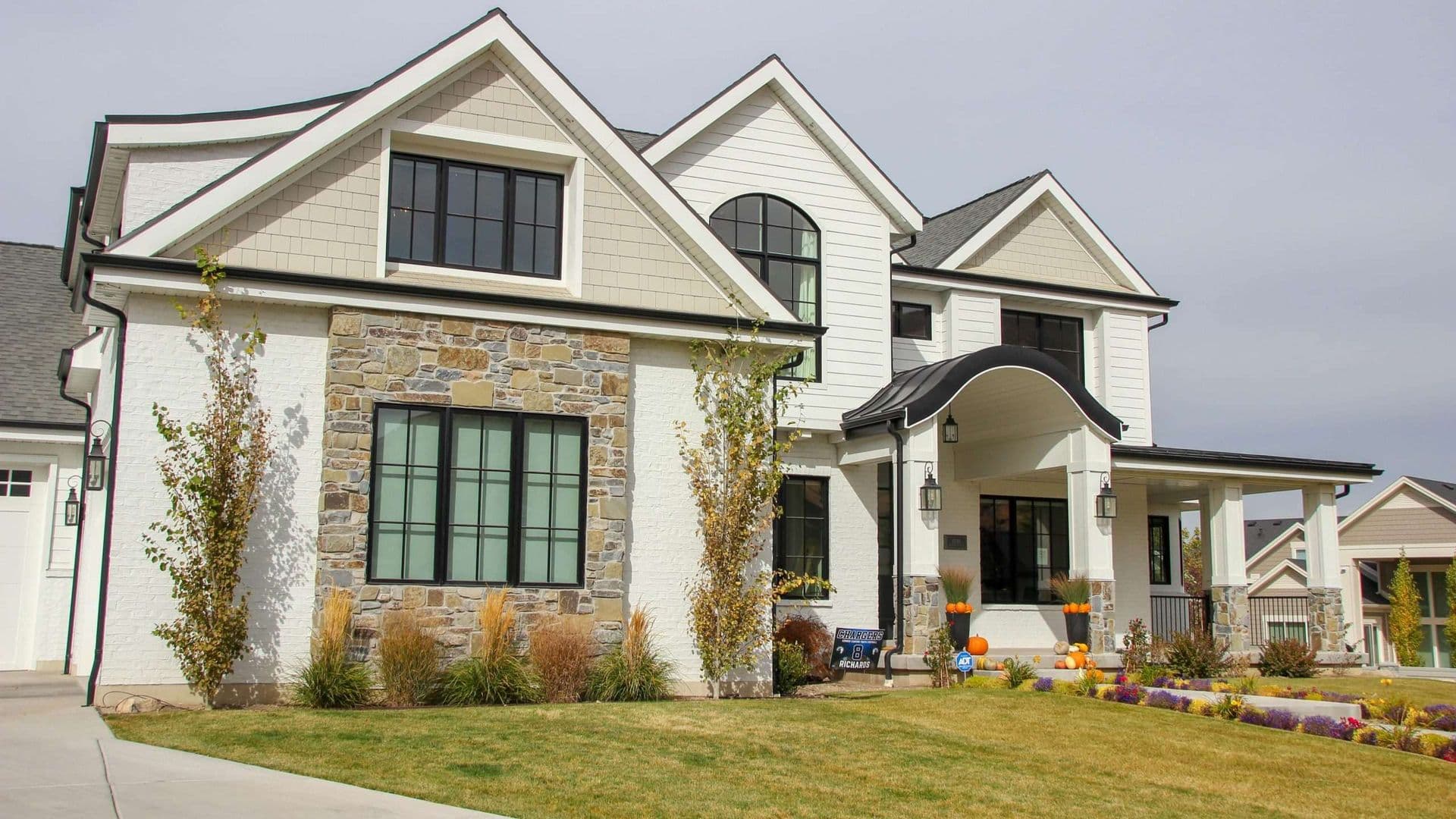 off white james hardie siding farmington