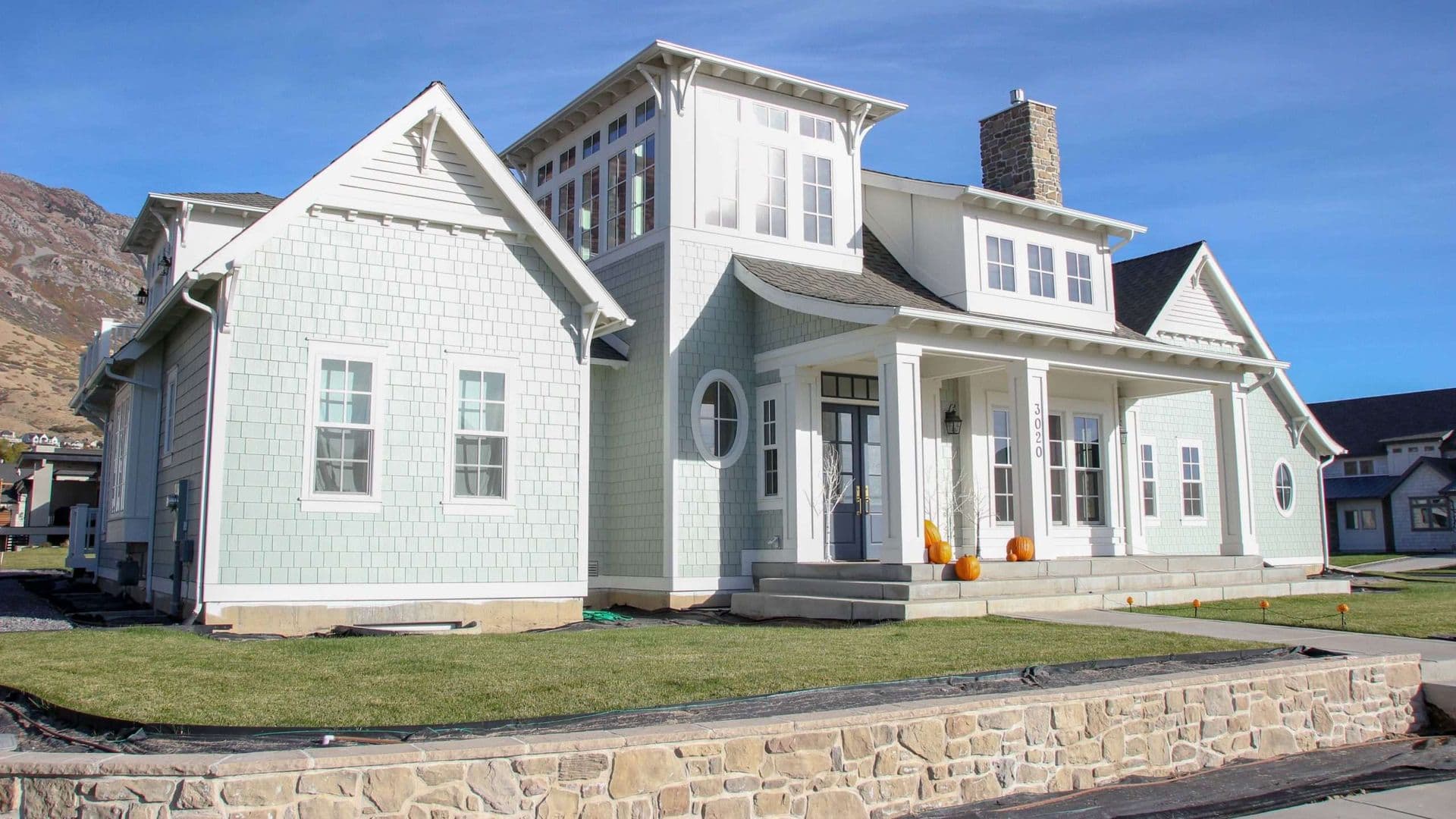 very light green james hardie siding kaysville